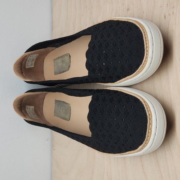 UGG Tammy Slip On Perforated Knit Comfort Flats Black 1108671 Women's Sz 8 EUC - Picture 4 of 14